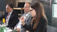 Az egyetemi borbirtok szakrtje is zsrizett