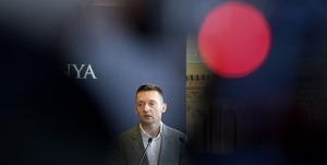 jra nyitva lesznek vasrnap a boltok, a kormny visszavonul