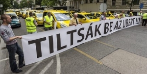 Vasrnap lell Budapesten a taxisok ellensge, az Uber