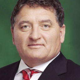 Posztomusz dszpolgr lett Paizs Jzsef