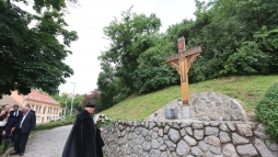 A trianoni esemnyek is azt zenik, ki kell maradnunk a hborbl - galria