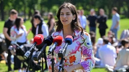 Visszalpett Szentkirlyi Alexandra a fpolgrmester-jelltsgtl (vide)