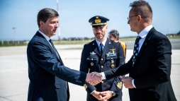 Magyarorszg s a Vatikn llspontja egybevg a hbor s a bke krdsben (vide)