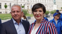 Gyurcsny felesge: szavazz Pterffyre!