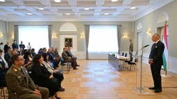Szalay-Bobrovniczky Kristf: szeptembertl 9500 magyar fiatal vesz rszt a Honvd Kadt Programban