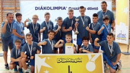 Szinte teljesen elfoglaltk a dobogt a komliak