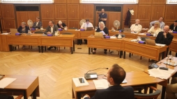 Pcs kzeli jvje: sszefrhetetlensg, viszly, kaotikus viszonyok