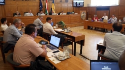 Negyvenht napirendi pontot trgyalnak a vlasztsok utni els kzgylsen