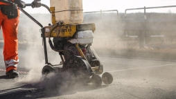 A 6-os �s az 58-as �ton is dolgoznak s�vz�r�s mellett