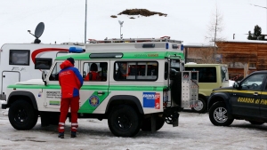 Sziklrl zuhant a mlybe egy magyar trz Ausztriban