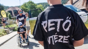 Mozgskorltozott fiatalokat lttak vendgl a csaldjukkal egytt a Mvszetek Vlgyben