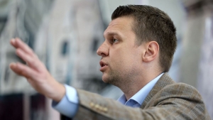 Menczer Tams: Ukrajna a fegyverszllts miatt zsarol bennnket (vide)