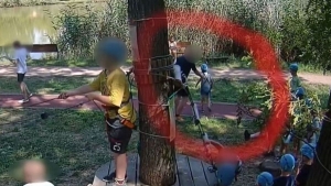 Gyanstottknt hallgatta ki a rendrsg a kalandparkban bntalmaz karateedzt