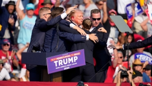 A Robert Fico elleni tmadst is tanulmnyozta Trump mernylje
