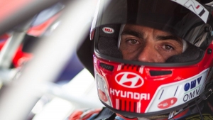 Tovbb roboghat a cmvds fel Michelisz