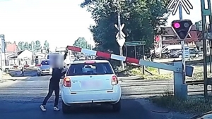 Ez igen! Btor auts segtett a soromp al szorult ids suzukisnak (vide)