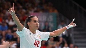 Klujber Katrin bekerlt a ni kzilabdatorna lomcsapatba