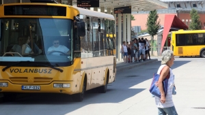 Augusztus utols napjig kzlekednek a Komlt a magyar tengerrel sszekt autbuszok
