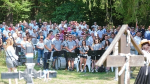 Az z vlgyben elesett szkely hatrvdkre emlkeztek a katonatemetben