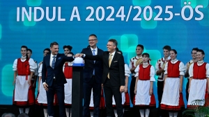 Szombaton nneplyesen elindult a kznevelsi s szakkpzsi tanv