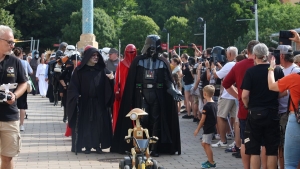 A Star Wars napon fnykarddal estek egymsnak a rajongk (galria + vide)