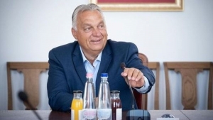 Orbn Viktor: hangolunk a kormnylsre!