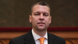 Menczer Tams: Magyar Pter elrulja a magyar embereket (vide)