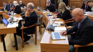 j szervert, nyomtatkat vsrol a pcsi nkormnyzat
