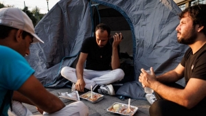 Migrnsbuszok: politikai dnts ellen a politikai fronton is kzdeni kell (vide)
