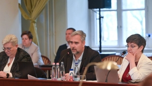 Az budai vezetsnek esze gban sincs lemondani