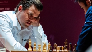 Carlsen kaotikus napja gyztes bemutatkozssal rt vget (vide)