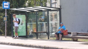 Lyukak ttonganak az j buszvrban - panaszolja olvasnk