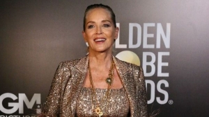 Sharon Stone megismtelte azt a bizonyos jelenetet az Elemi sztnbl, leolvadt a net