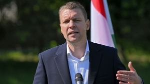 Menczer Tams: Ne hazudj, Peti! (vide)