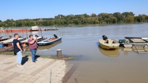 Hamarosan indulhat a komp, naponta fl mterrel cskken a Duna vzszintje Mohcsnl