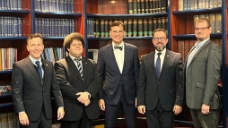 Amerikbl jttek Pcsre a vendgek