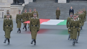 Tisztelet a hsknek! Az aradi vrtankra emlkezik az orszg