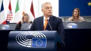Orbn Viktor: a migrci s a biztonsgi fenyegetsek miatt szteshet a schengeni trsg (vide)