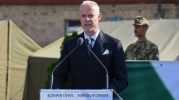 Szeretem, megv�dem! A magyar fiatalok meghallott�k a toborz�si kamp�ny �zenet�t