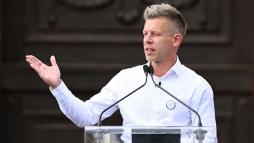 Magyar P�ter a gazd�kat sem k�m�ln�, elvenn� a magyar gabonatermeszt�k t�mogat�s�t