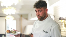 Krausz G�born�l betelt a poh�r: nem t�ri tov�bb a hazugs�gokat az �zsia Expresszr�l