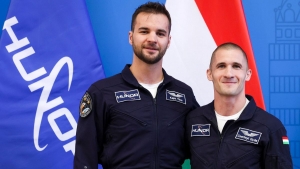 Tapasztalt asztronautk segtsgvel zajlik a magyar rhajsok felksztse