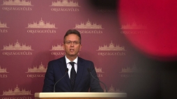 Hank� Bal�zs: Br�sszel sz�nd�kosan k�rt okoz a magyar di�koknak