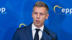 A Tisza Prt ltal is tmogatott javaslattal vennnek el pnzt a magyaroktl